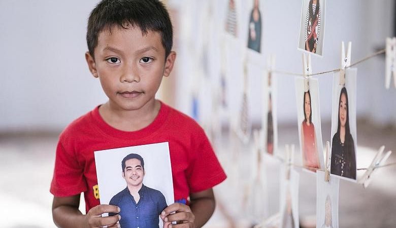 World Vision membalik naskah sponsor; Anak-anak sekarang bisa memilih sponsor