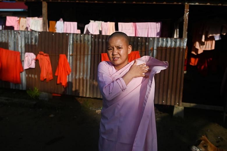 Biarawati cilik Myanmar memimpikan kehidupan bebas konflik