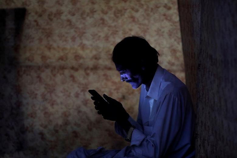 Digital Pakistan Vision tidak mengambil pengembangan keterampilan literasi digital: Kontributor Dawn