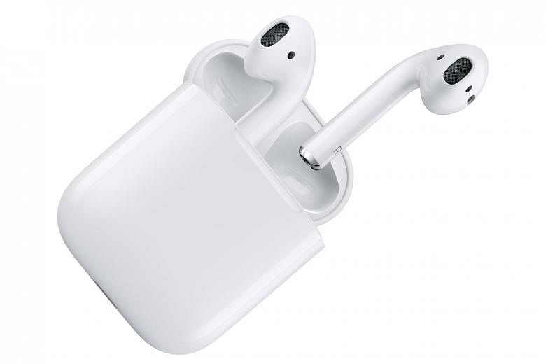 2 orang ditangkap karena kasus kecurangan yang melibatkan Apple AirPods