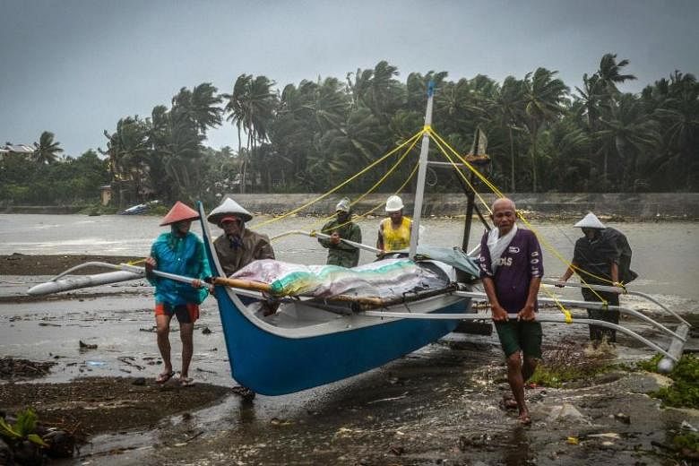 Topan Phanfone merusak Natal bagi ribuan orang Filipina