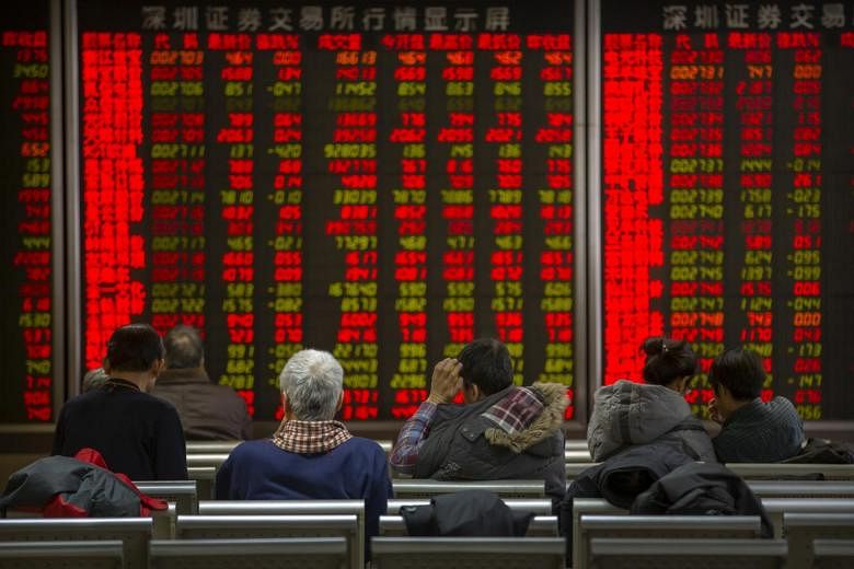 Saham Asia lebih rendah karena investor membukukan laba akhir dekade