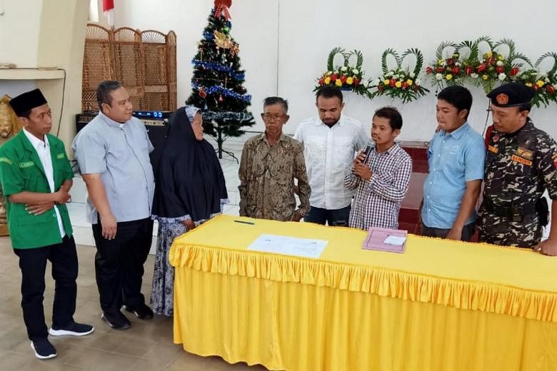 $ 10.000 dikumpulkan untuk pria Indonesia yang meninggal melindungi pengunjung gereja dari serangan bom pada tahun 2000