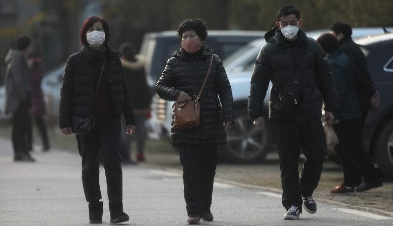 Virus Wuhan: Australia menguji kasus yang dicurigai pertama, untuk mulai menyaring penumpang dari Wuhan