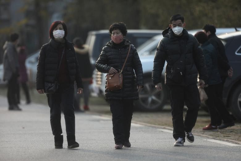 Virus Wuhan: Australia menguji kasus yang dicurigai pertama, untuk mulai menyaring penumpang dari Wuhan