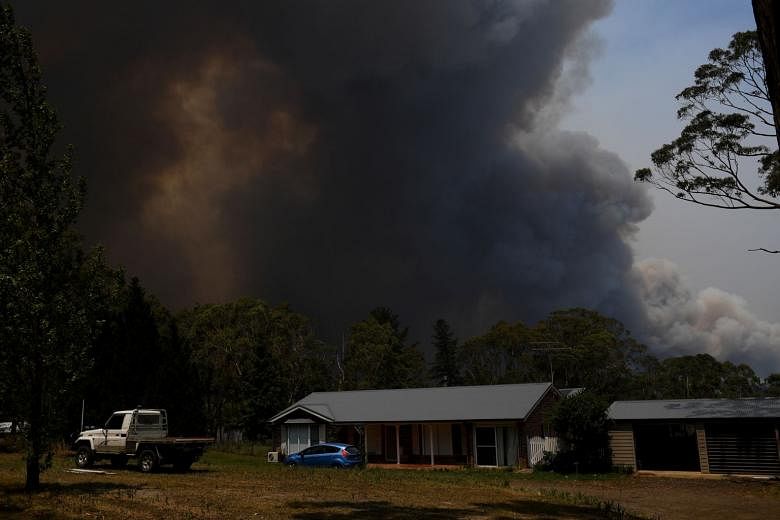 Canberra memadamkan kembang api Malam Tahun Baru saat bahaya kebakaran memburuk